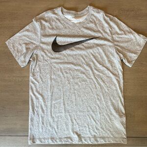 Nike Gray Short Sleeve Tee Classic Design